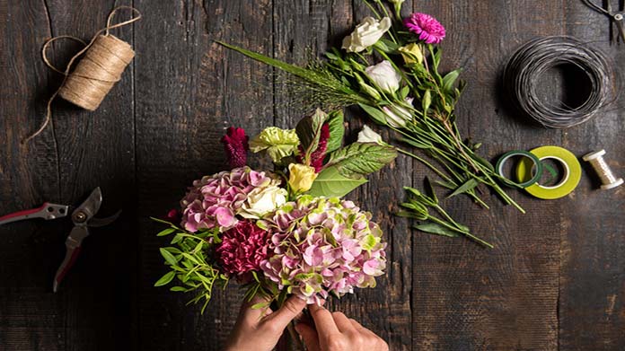 A Complete Guide to Establishing Your Flower Delivery Business