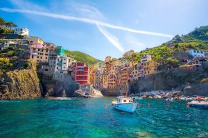 Ultimate Travel Bucket List Ideas to Do in UAE Before You Reach 40